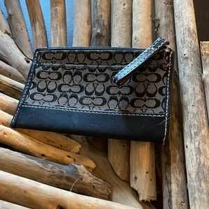 VINTAGE COACH COIN PURSE